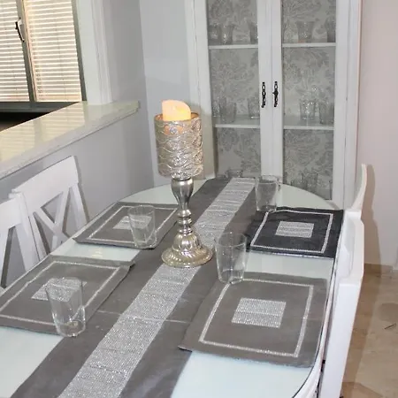 1 Linea Apartment *